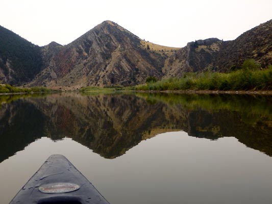 Paddling into Canyon Corner on the Jefferson River.